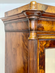 Vetrina Carlo X lombarda noce . XIX secolo