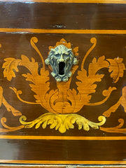 Cassettone bombato Luigi XV . Vicenza XVIII secolo
