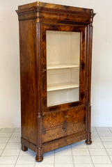 Vetrina Carlo X lombarda noce . XIX secolo