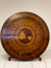Tavolo intarsiato. Rolo. D 97 cm XIX secolo