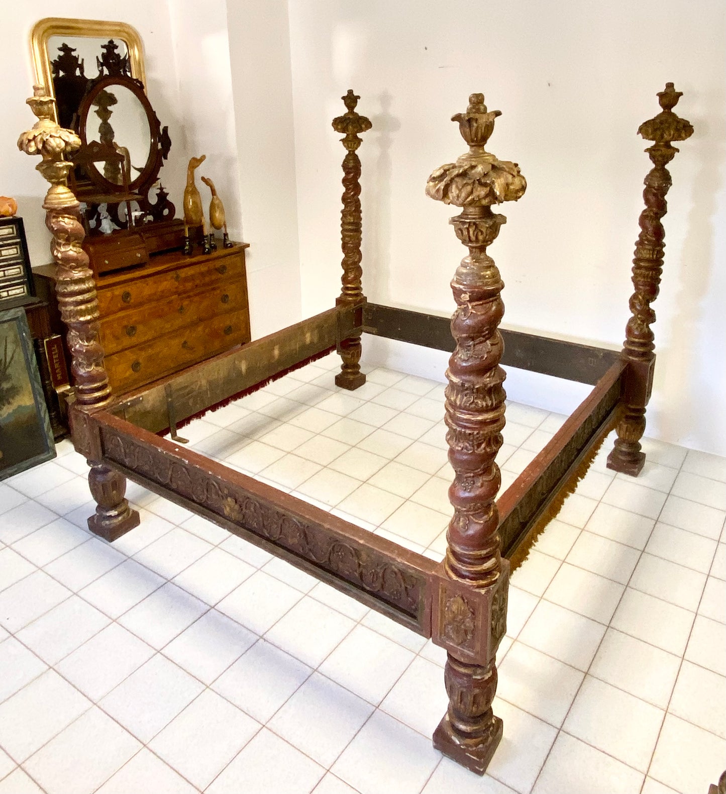 Double bed lacquered wood gilded. Lucca Siena late XVI early XVII century