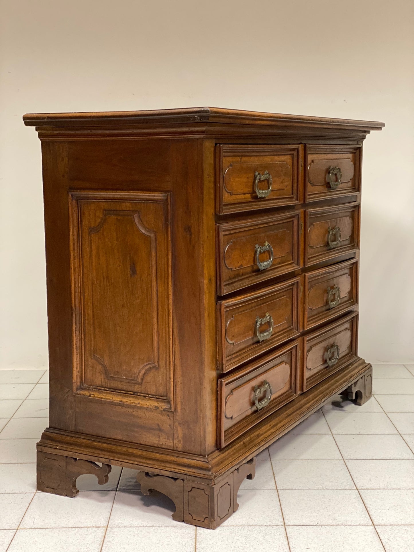 Lombard Brescian cabinet chest of drawers. Louis XIV. 17th century