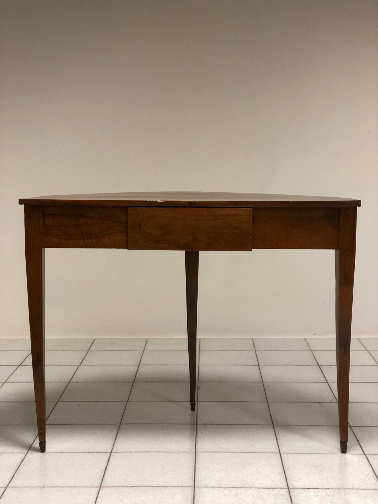 Walnut console table, early 19th century