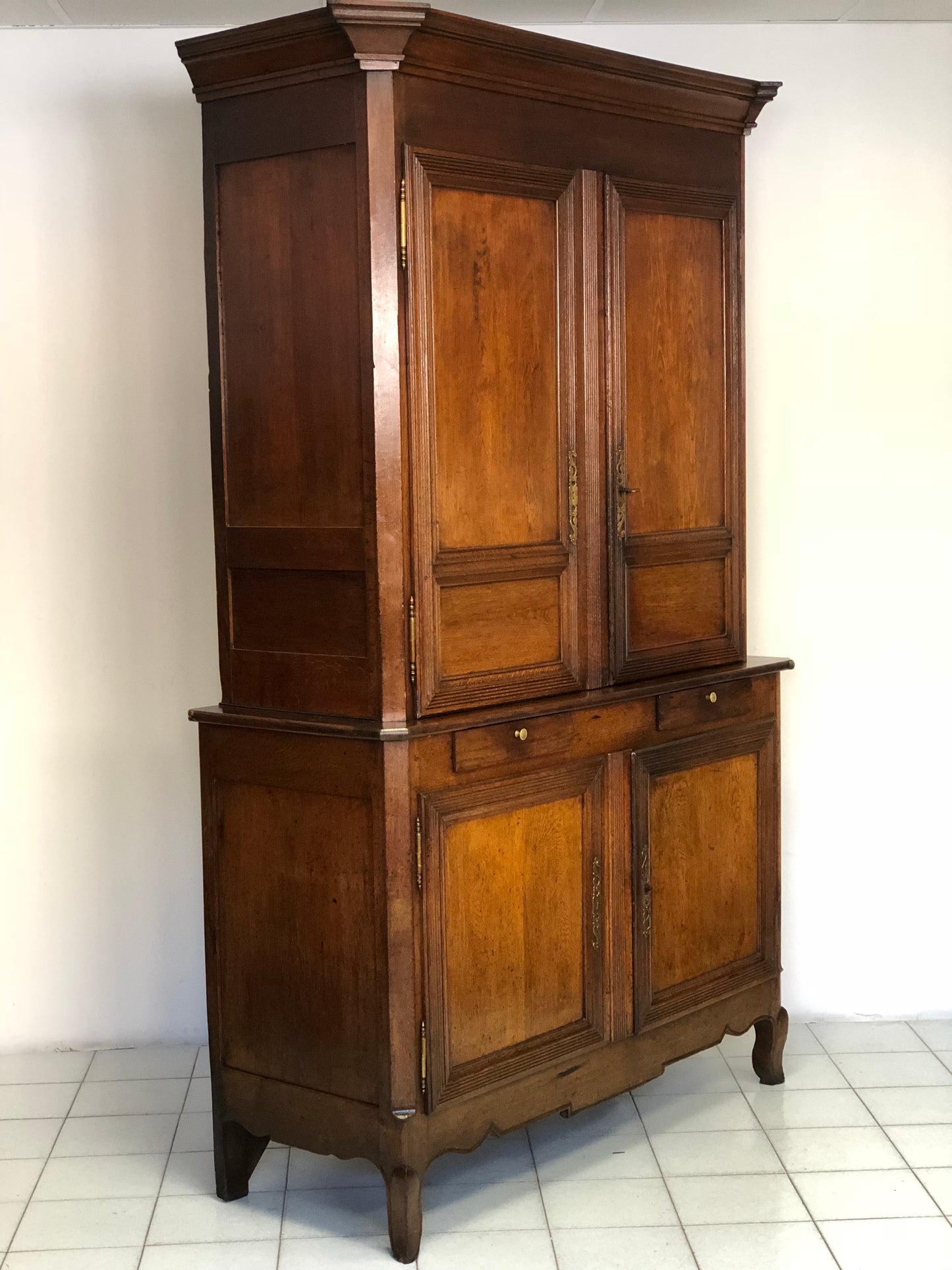 Credenza libreria restaurata . XVIII secolo