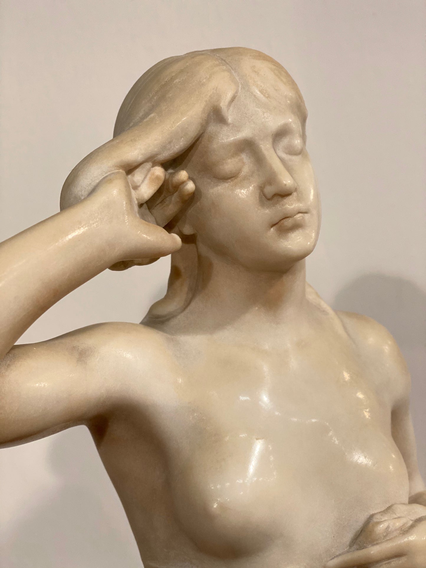 Venus bathing in Carrara marble. 19th century