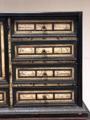 Monetiere lombardo in avorio e legno ebanizzato .XVII secolo