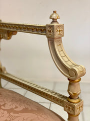 Coppia di poltrone ad angolo . Lacca e oro . XIX secolo