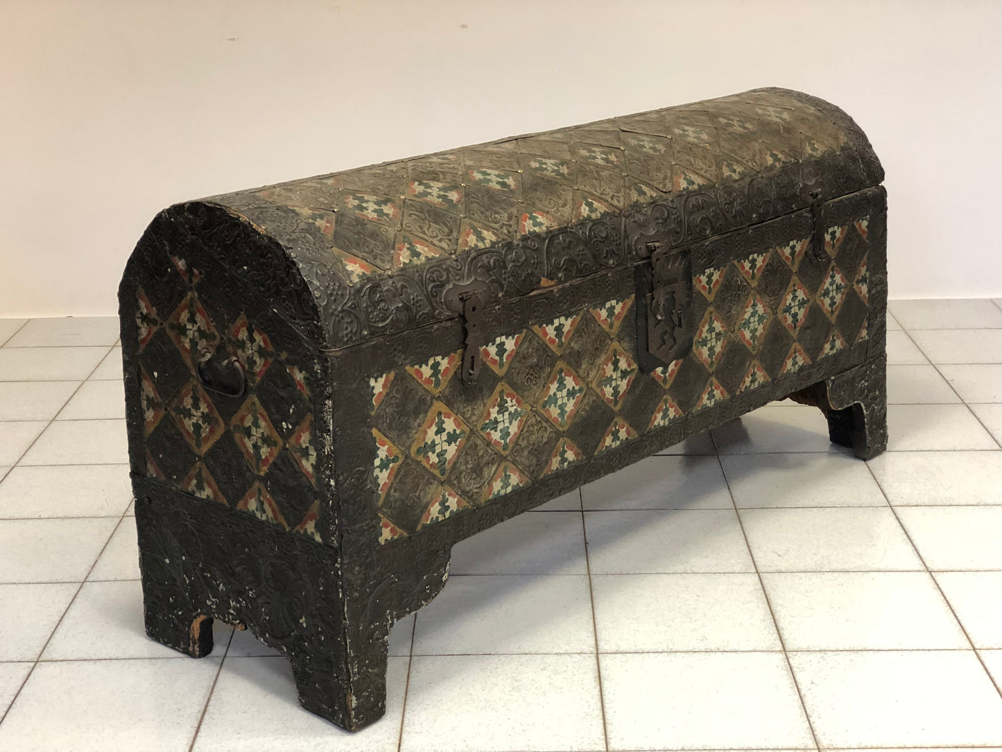 Chest with rounded lid. Venice 18th century
