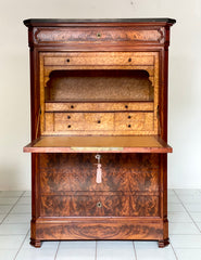 Secretaire in piuma di mogano . Metà XIX secolo ( restaurato)