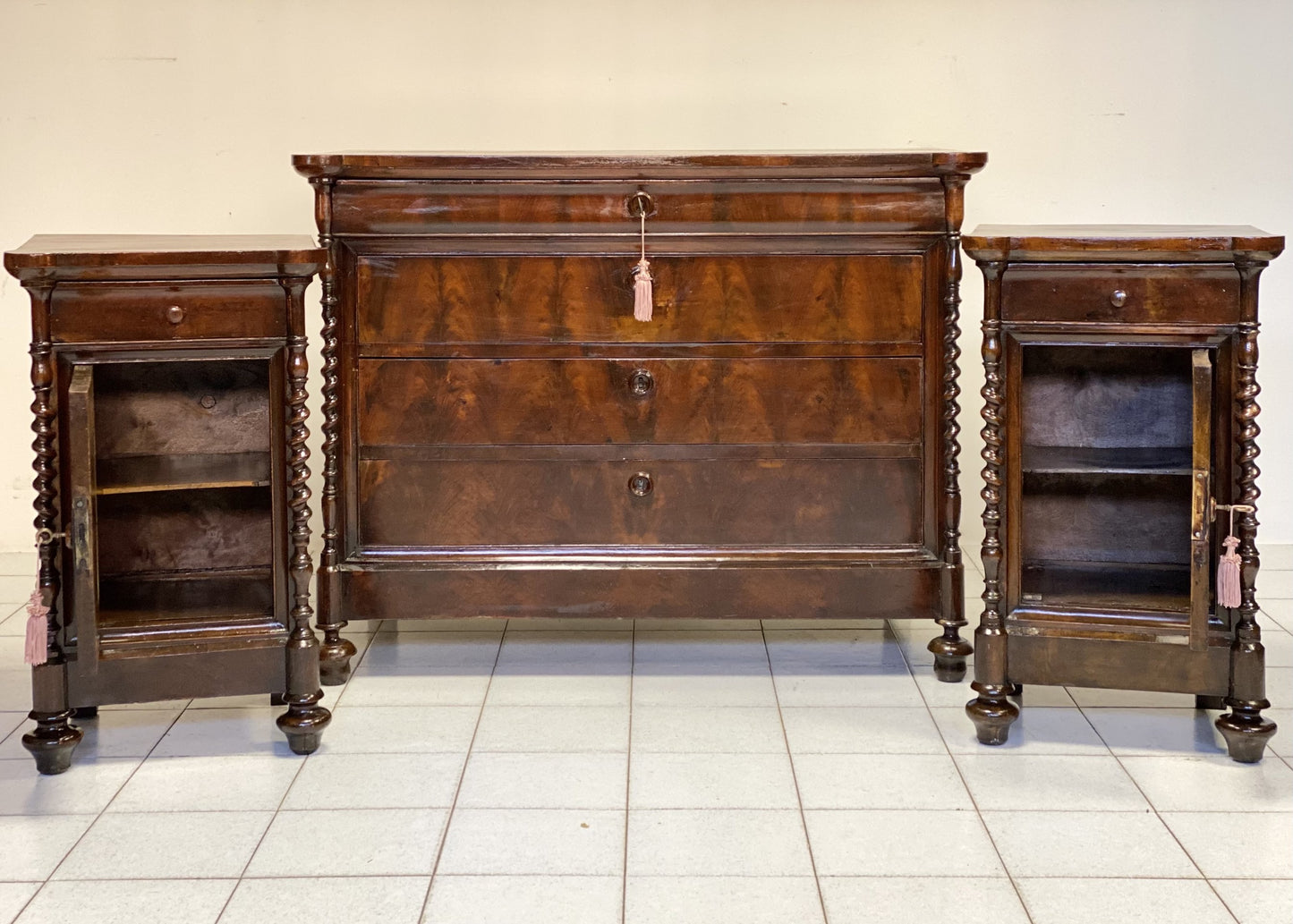 Carlo X Lombard chest of drawers, walnut and walnut feather: 19th century