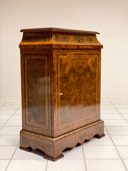 Credenza mobiletto radicato fine XIX secolo