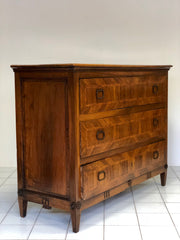 Cassettone Luigi XVI . Parma Piacenza. XVIII secolo