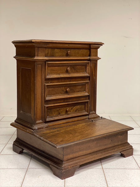 Inginocchiatoio Lombardo Luigi XIV . Fine 600