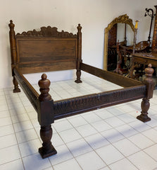Letto Lombardo in noce Luigi XIV . XVII secolo