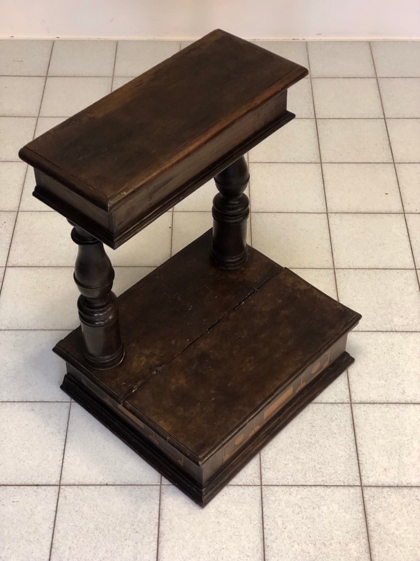 Louis XIV Balustrade Kneeler Emilia Ferrara