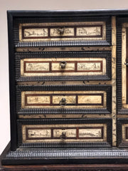 Monetiere lombardo in avorio e legno ebanizzato .XVII secolo