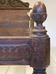 Letto in noce Luigi XIV . Lombardia XVII secolo