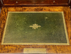 Secretaires Carlo X piuma di mogano . XIX secolo . Restaurato