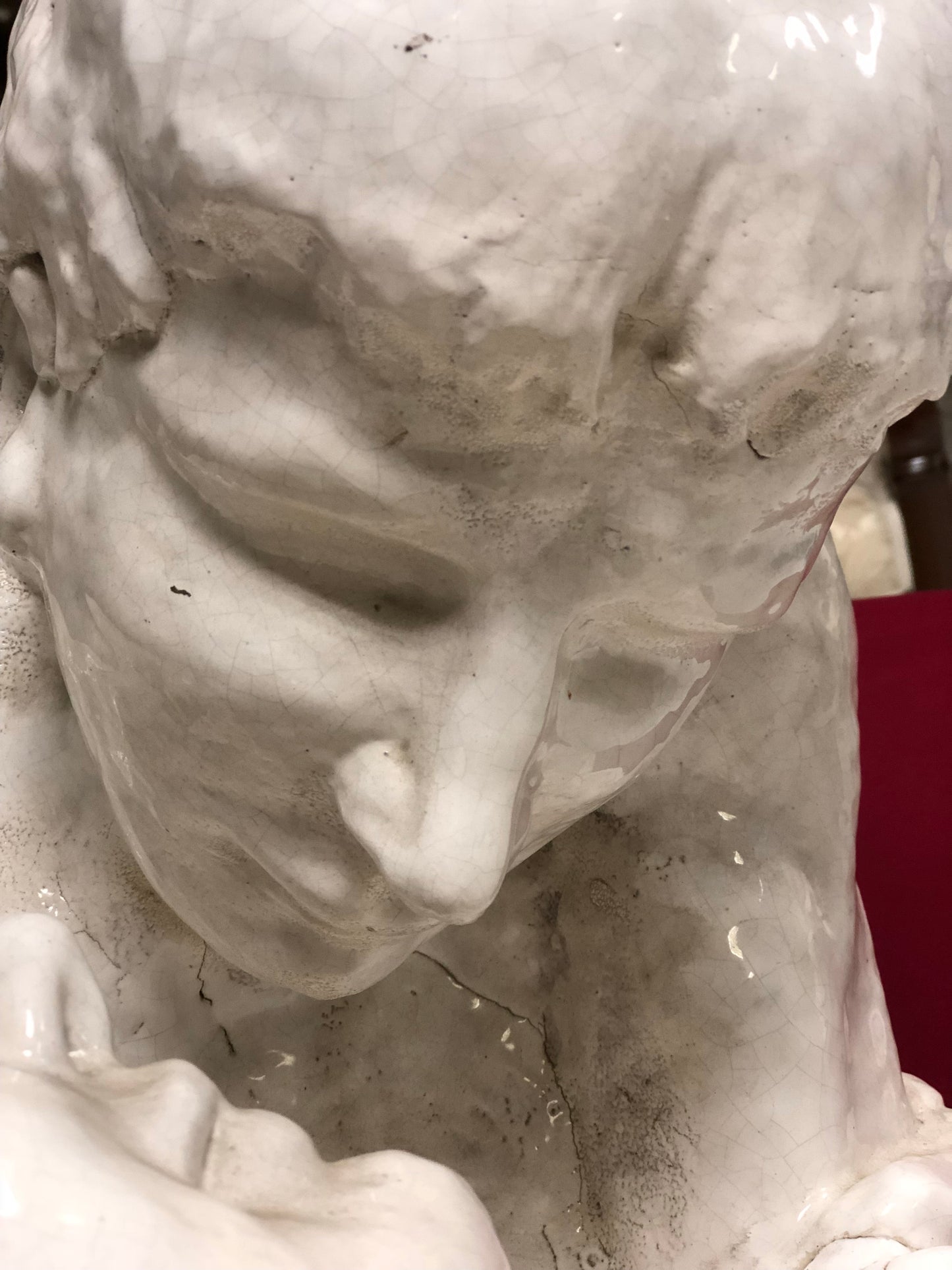 Scultura in maiolica dipinta . Coppia di innamorati XIX secolo