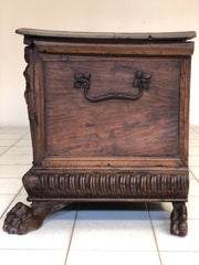 Cassapanca lombarda veneta . Fine 500 inizio 600