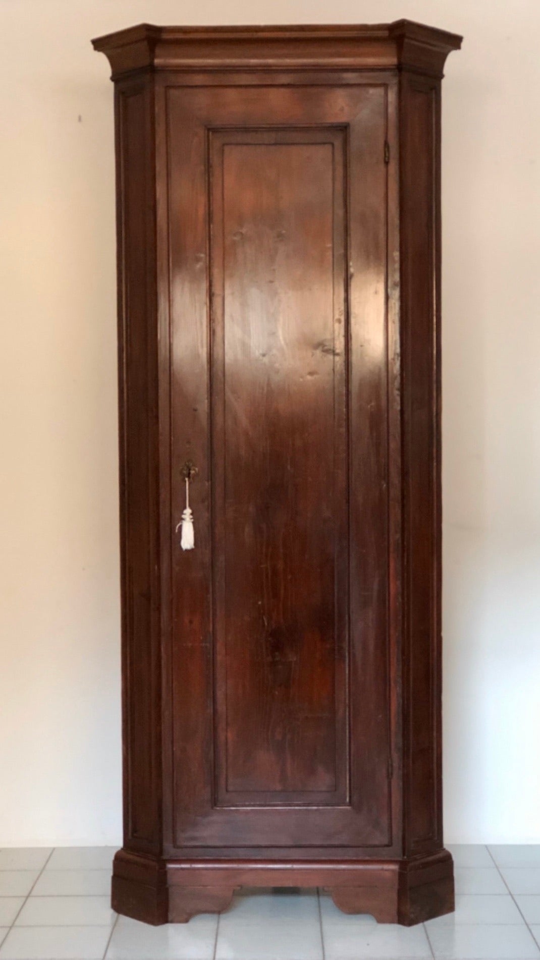 Venetian corner cupboard late 18th/early 19th century