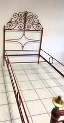 Letto in ferro battuto e bronzo laccato e dorato . Siena inizio XIX secolo