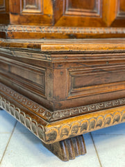 Inginocchiatoio mobiletto Luigi XIV di area Toscana . XVII secolo