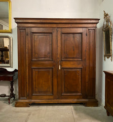 Armadio in noce Luigi XIV. Modena Bologna metà XVII secolo