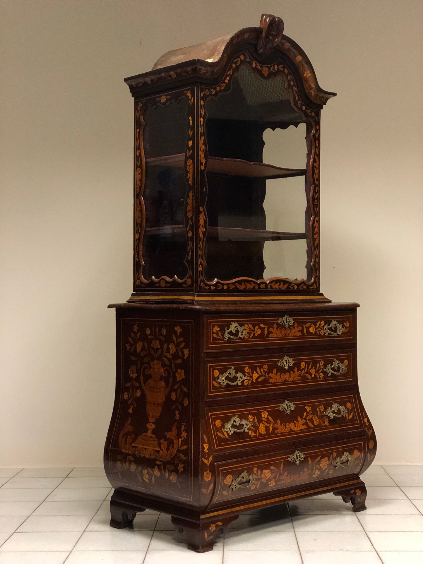 Dutch inlaid trumeau. 18th century
