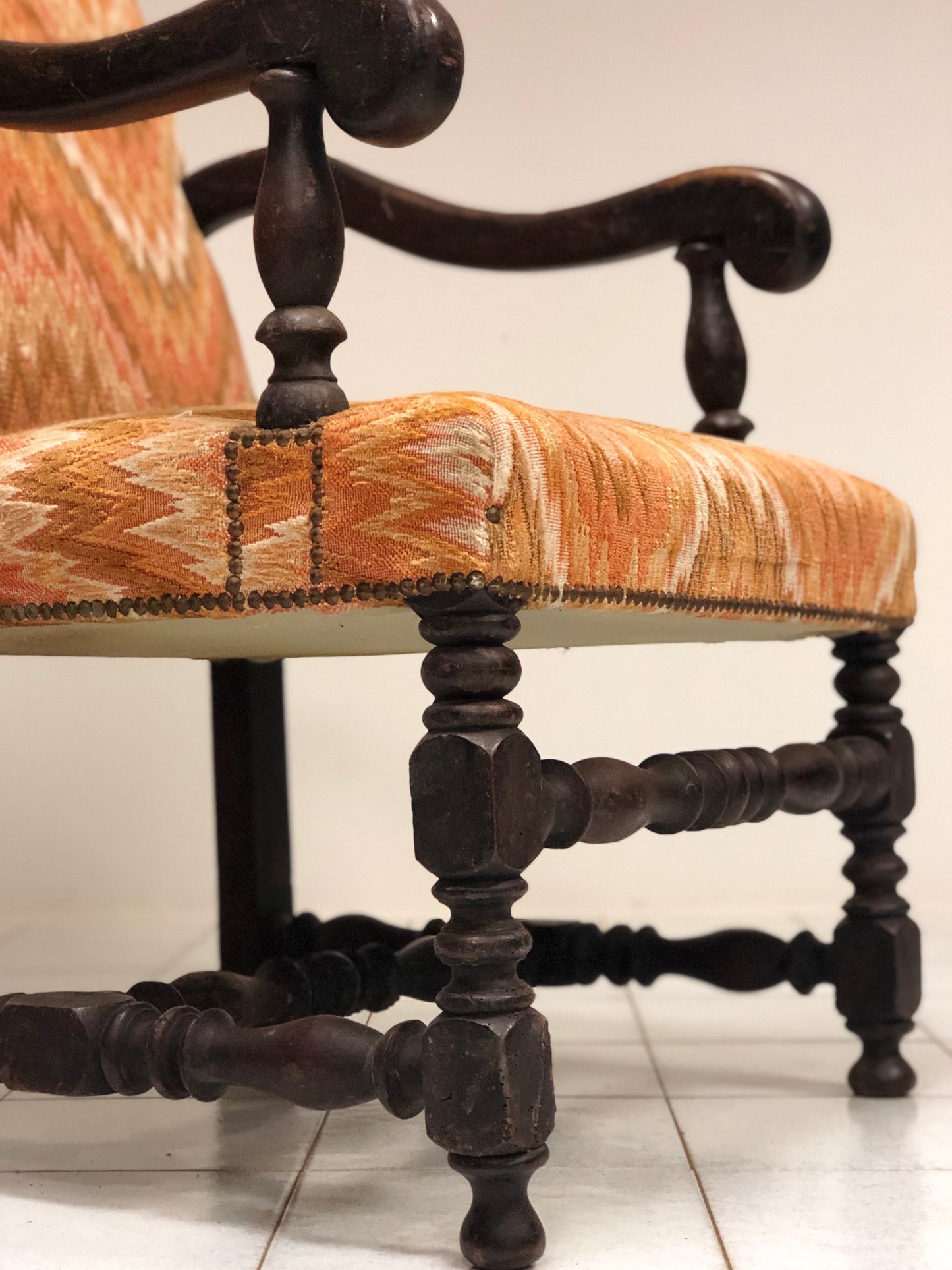 Louis XIV Lombard Walnut Rocchetto Throne