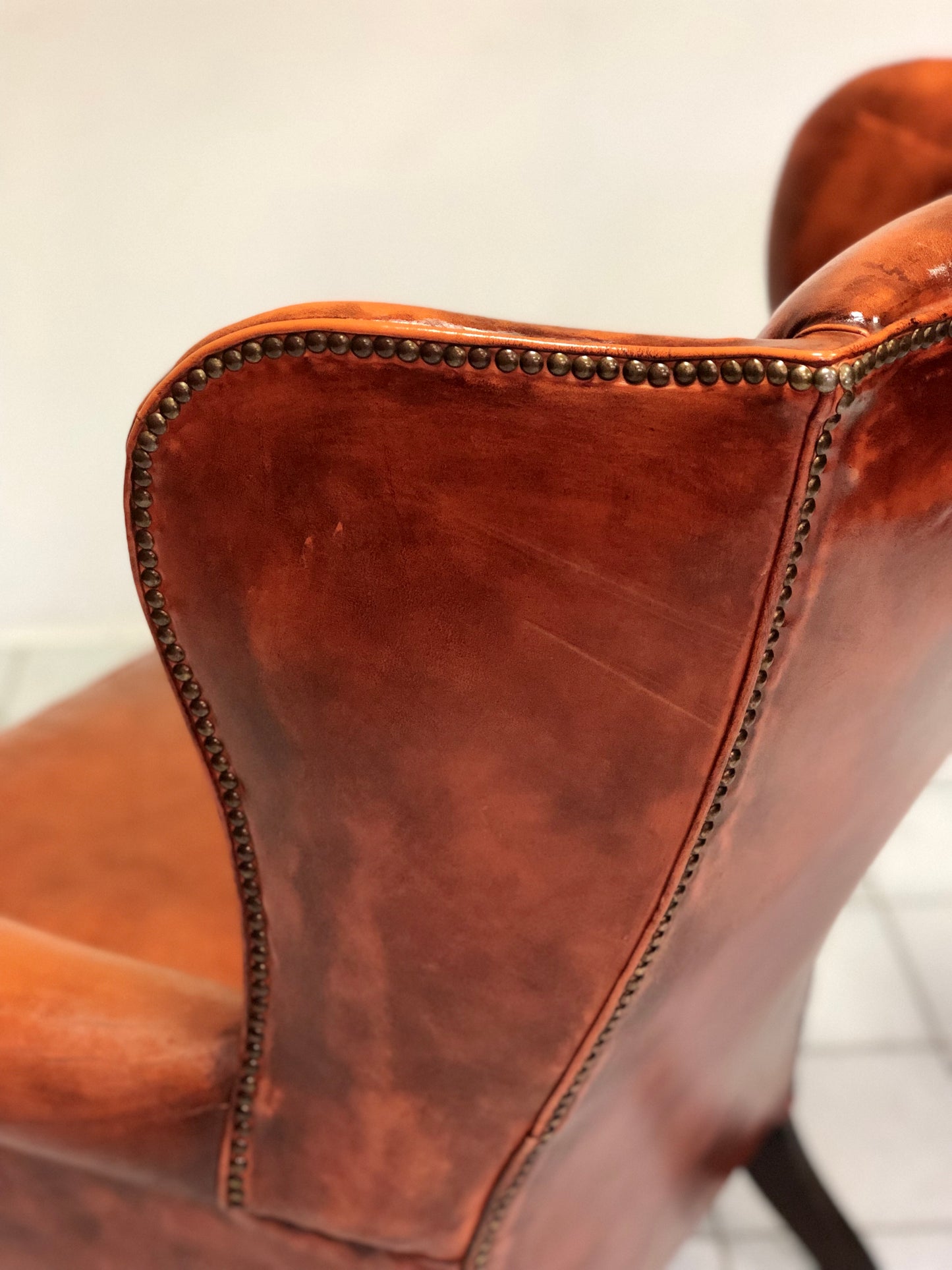 Poltrona Chesterfield bergère in cuoio . Inghilterra anni 60