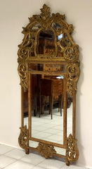 Specchiera in legno intagliato e dorato . Torino XIX secolo