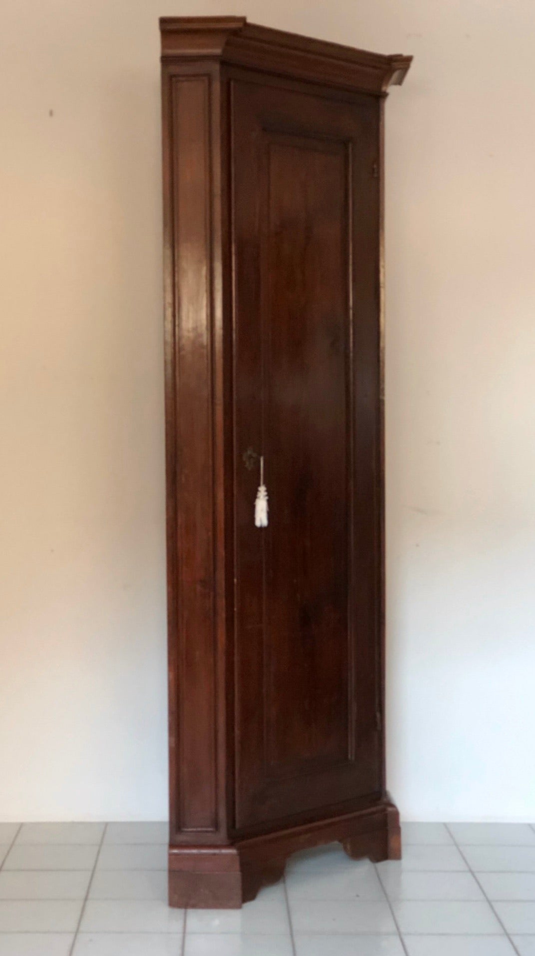 Venetian corner cupboard late 18th/early 19th century