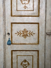Armadio dipinto e decorato . Piemonte inizio XIX secolo