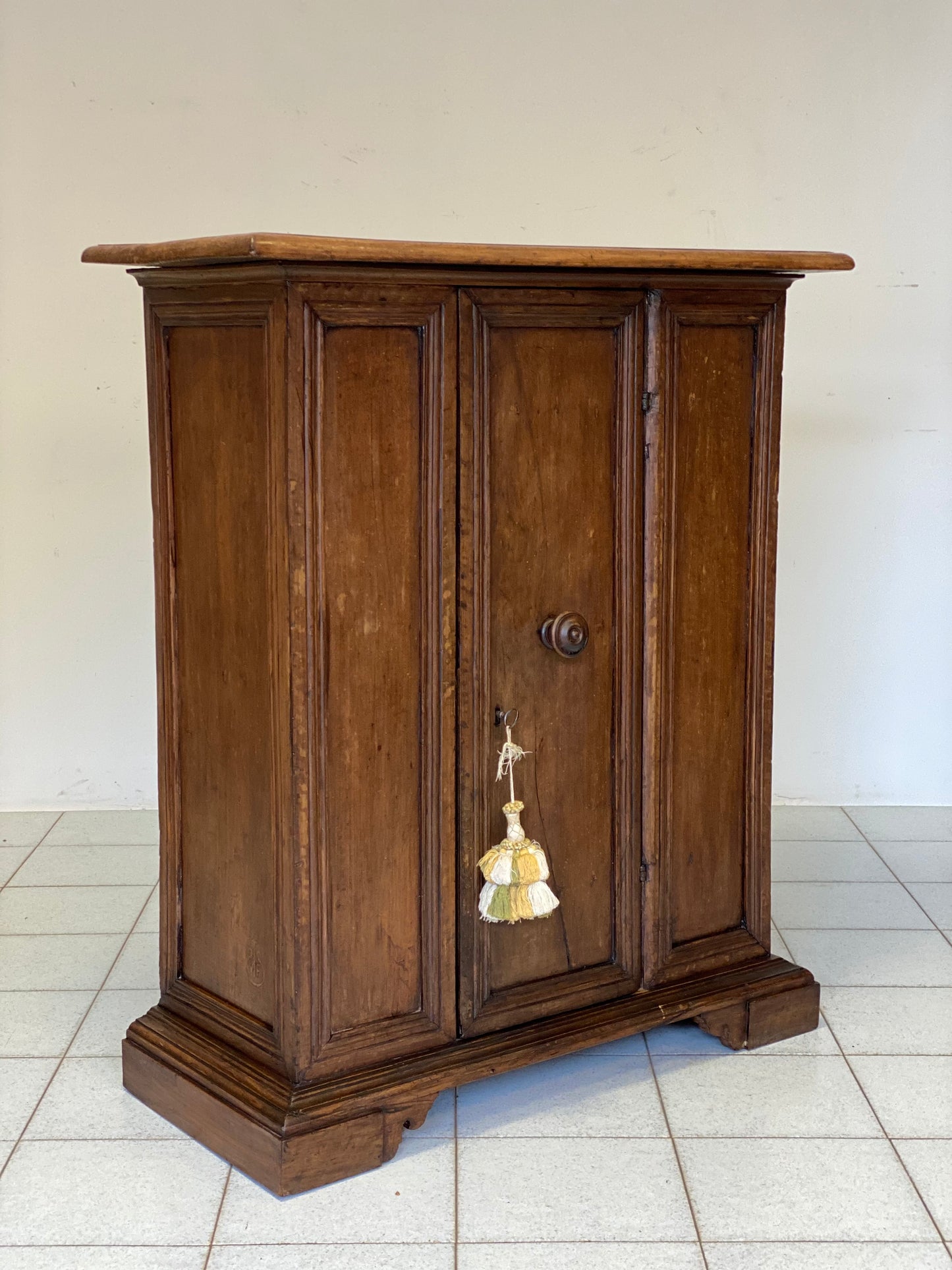 Stipo credenza Luigi XIV . Emilia XVII secolo