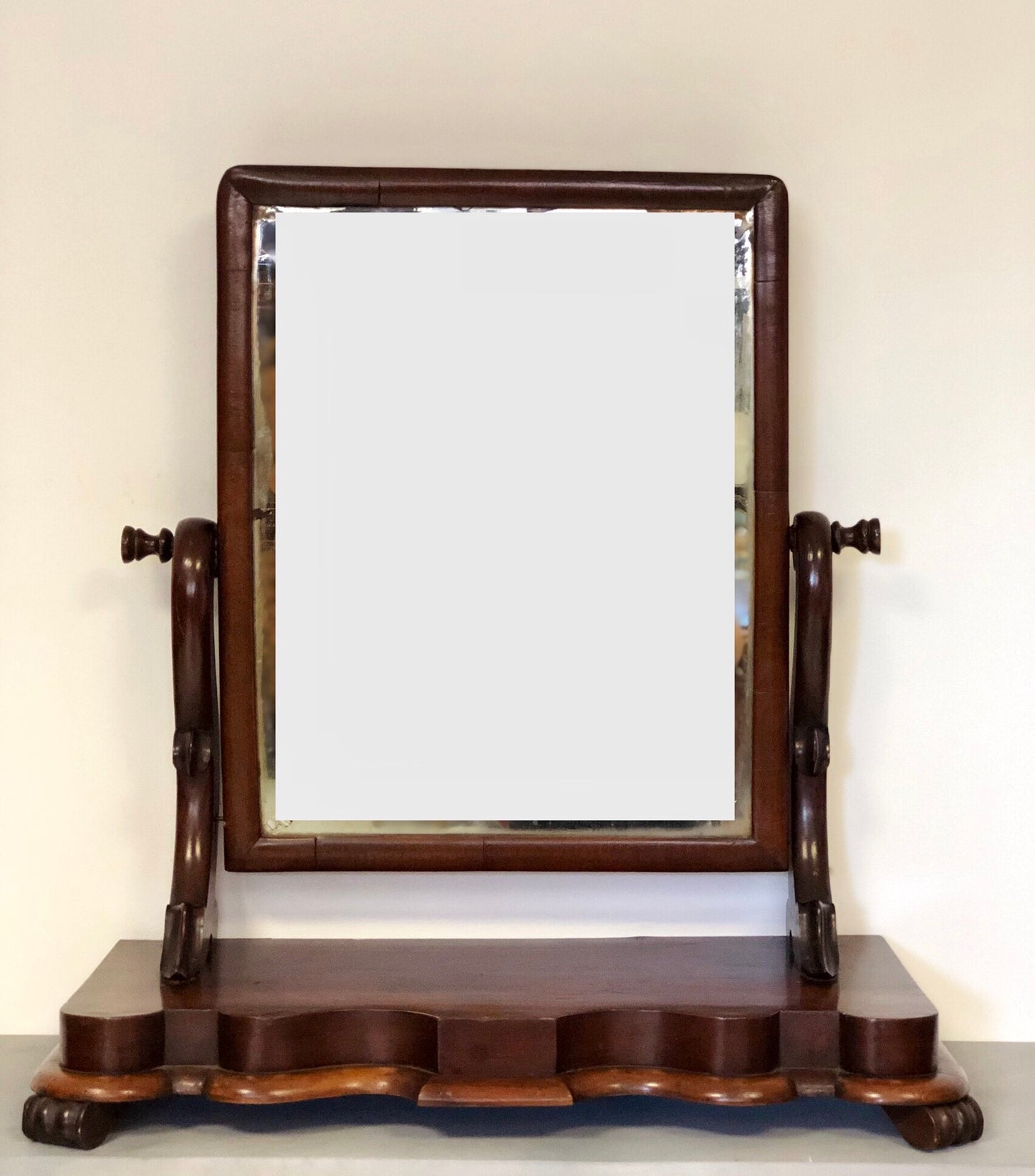 Specchiera Carlo X genovese da tavolo . XIX secolo