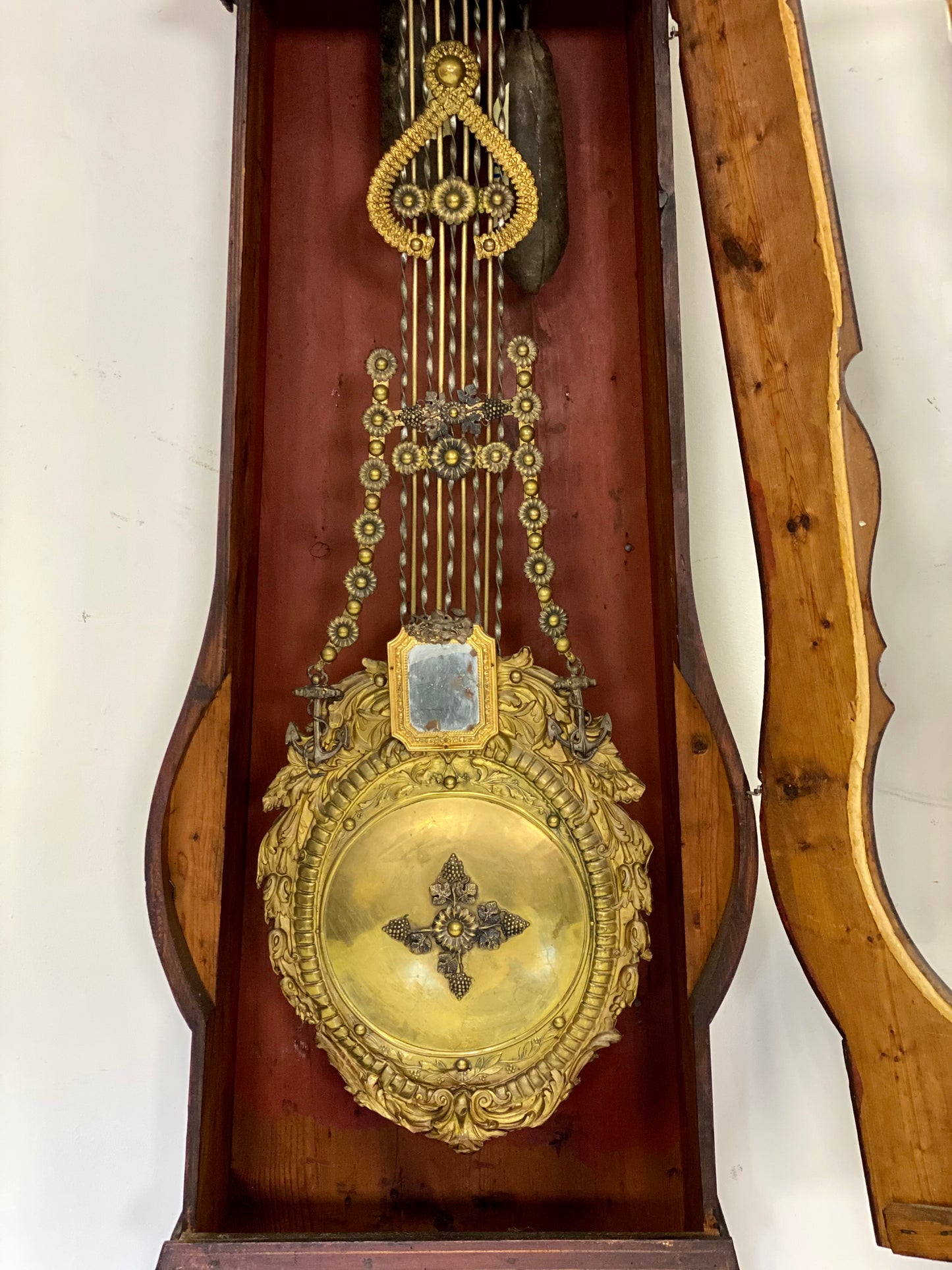 Orologio a pendolo a torre . Metà XIX secolo . Restaurato