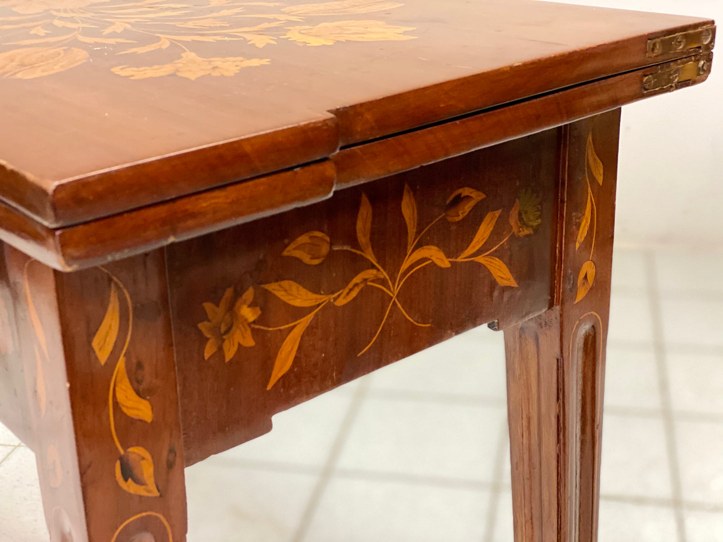 Dutch inlaid game table. Late 18th century