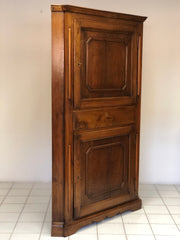 Angoliera in noce . Modena Reggio . XVIII secolo