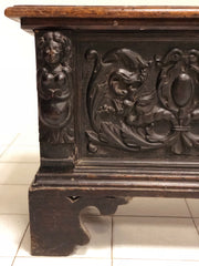 Cassapanca lombarda intagliata Bergamo XVI secolo
