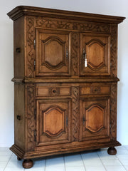 Credenza doppio corpo scolpito Luigi XIV
