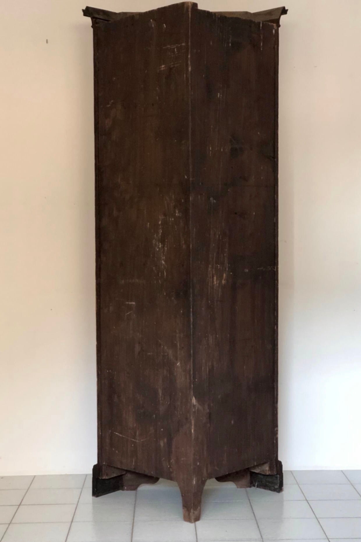 Venetian corner cupboard late 18th/early 19th century