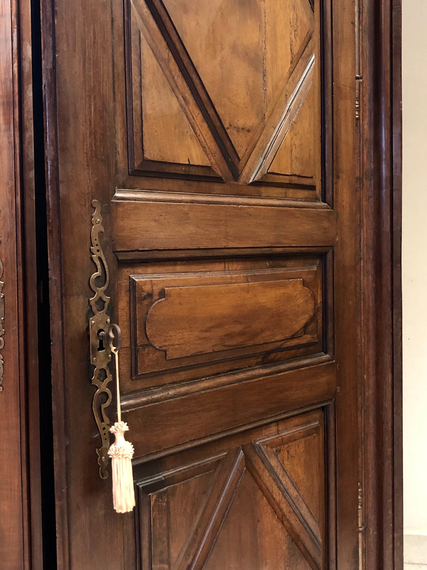 Diamond-point walnut wardrobe. 18th century
