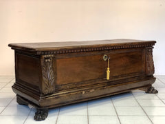 Cassapanca lombarda cremonese . XVII secolo (rare dimensioni )