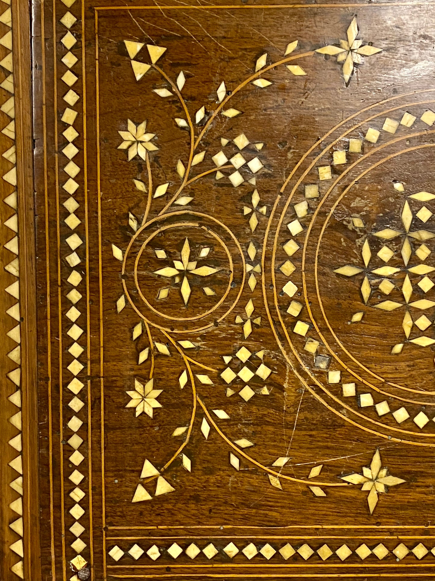 Credenza con poltroncina intarsiata alla maniera Adriano Brambilla fine XIX secolo