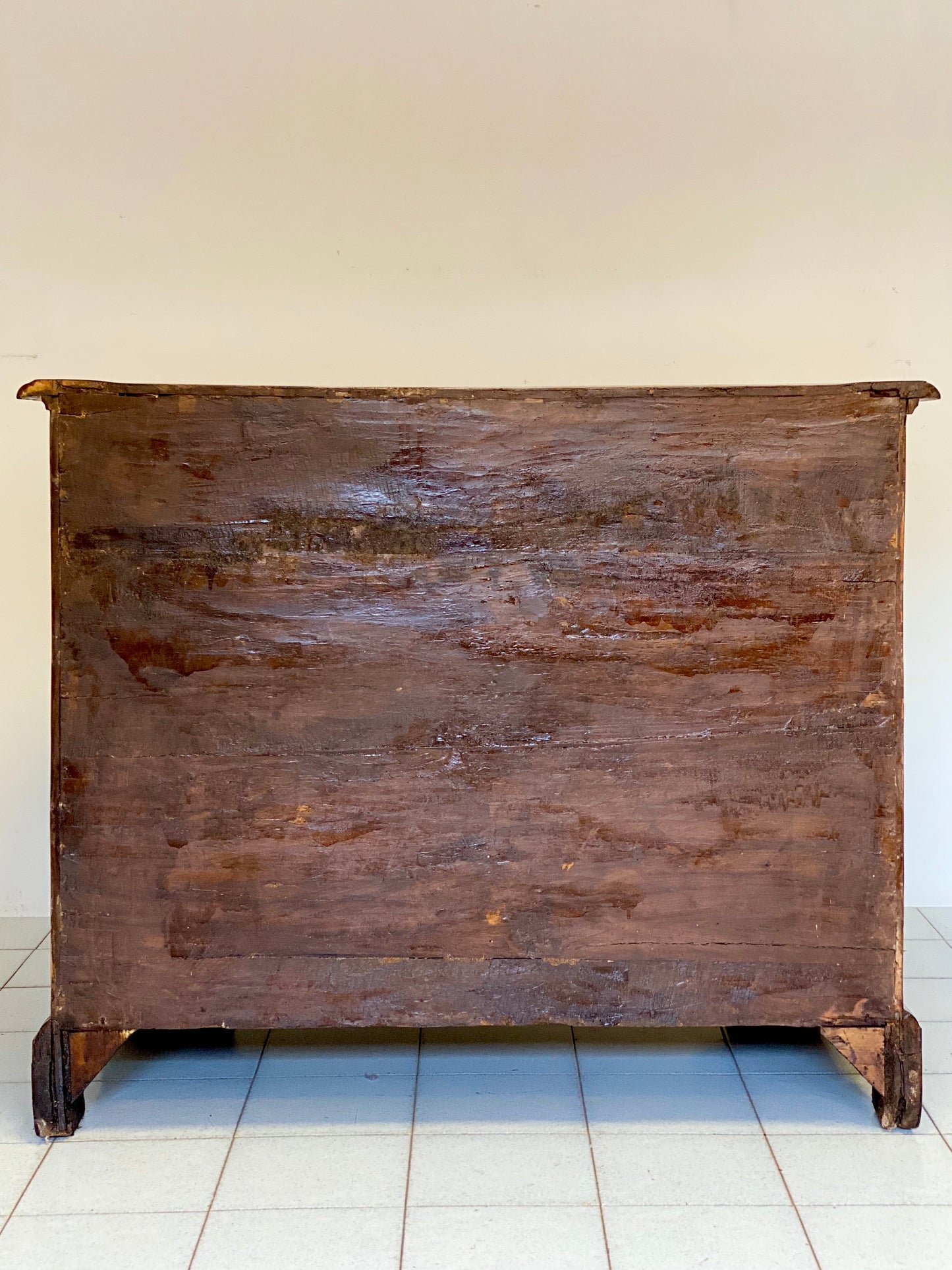Sideboard moved on the front. Ferrara Louis XIV late 17th century