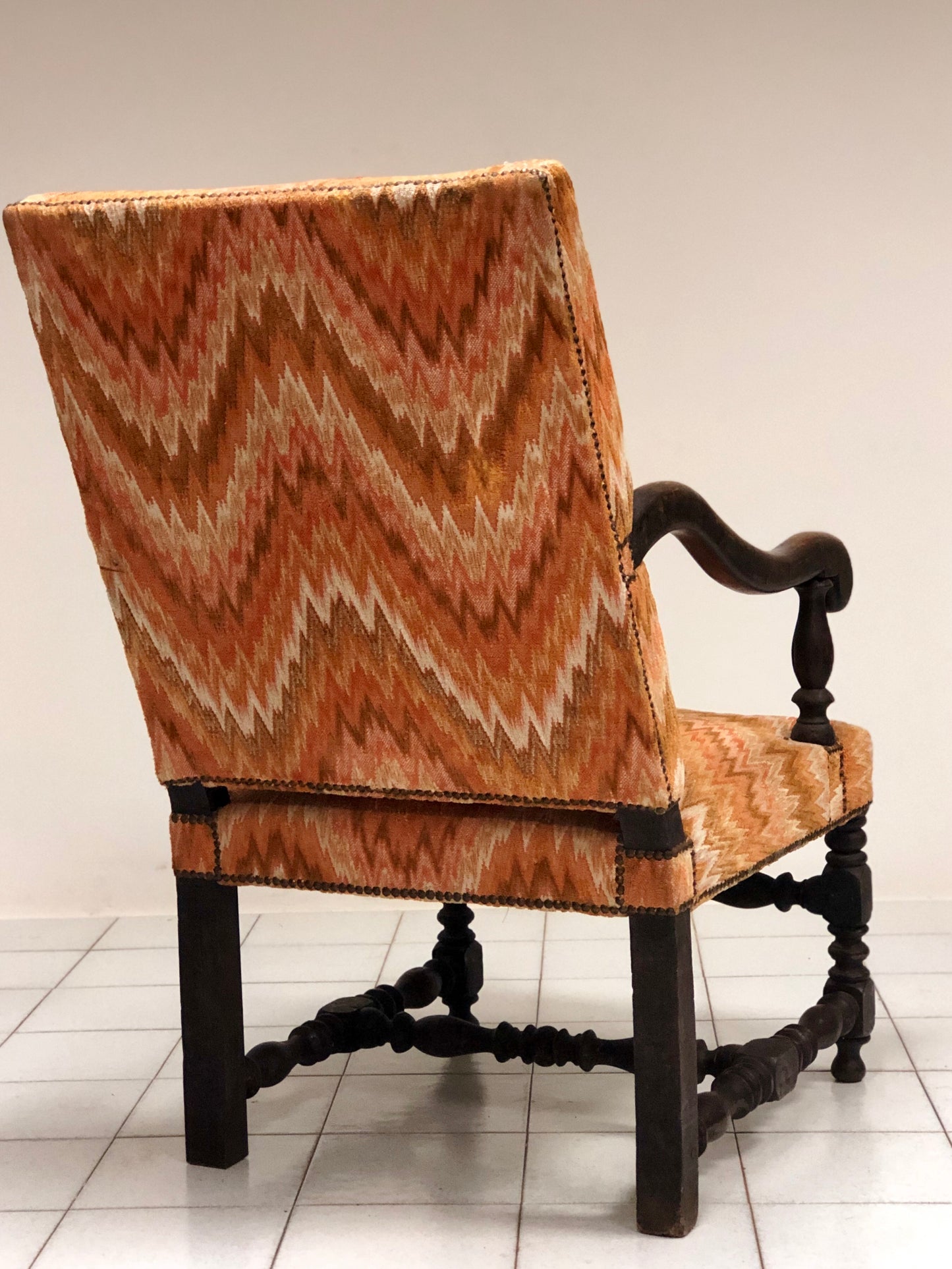 Louis XIV Lombard Walnut Rocchetto Throne