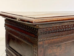 Cassapanca di noce Venezia XVI secolo