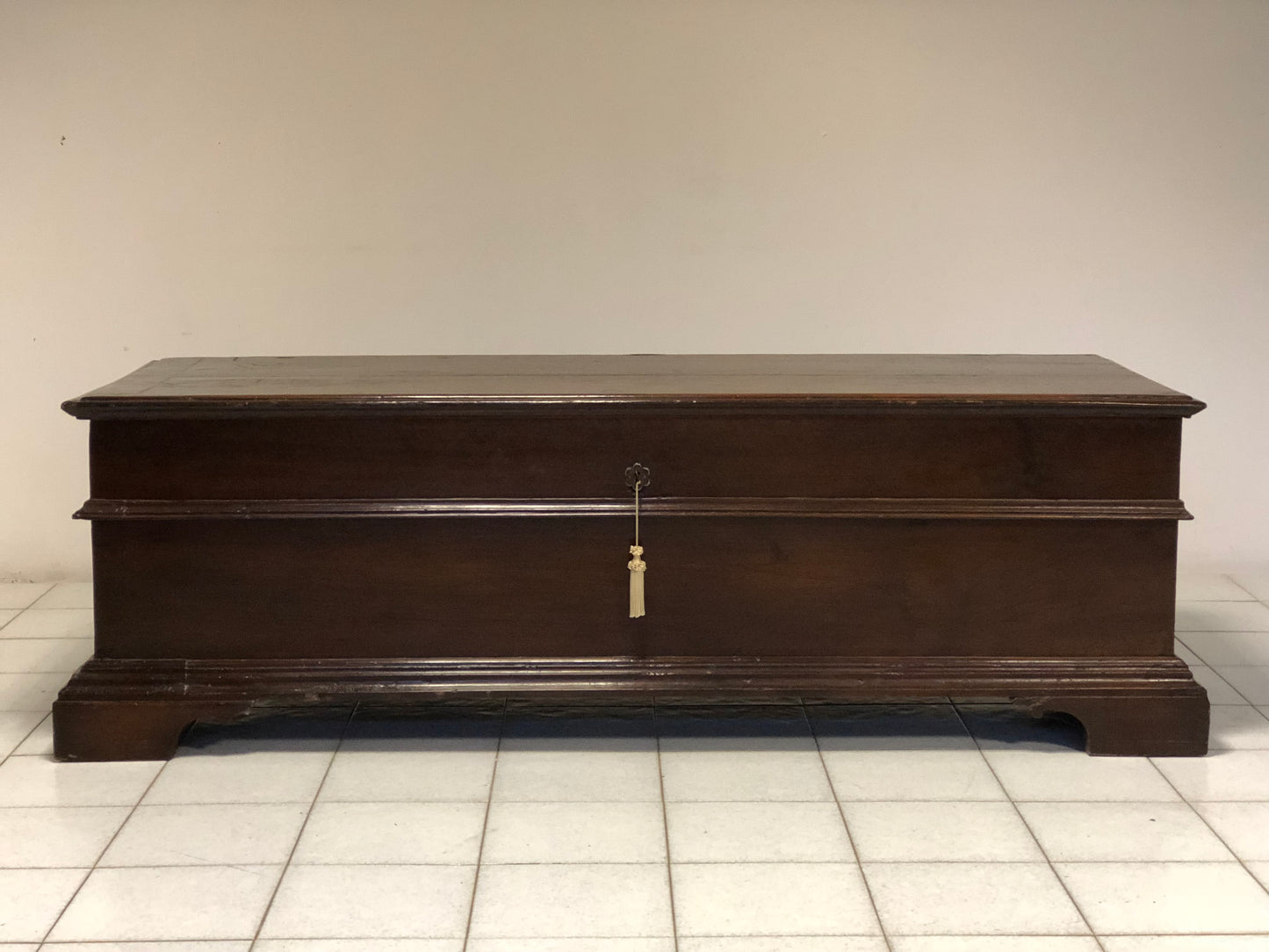 Emiliana Chest (in walnut)