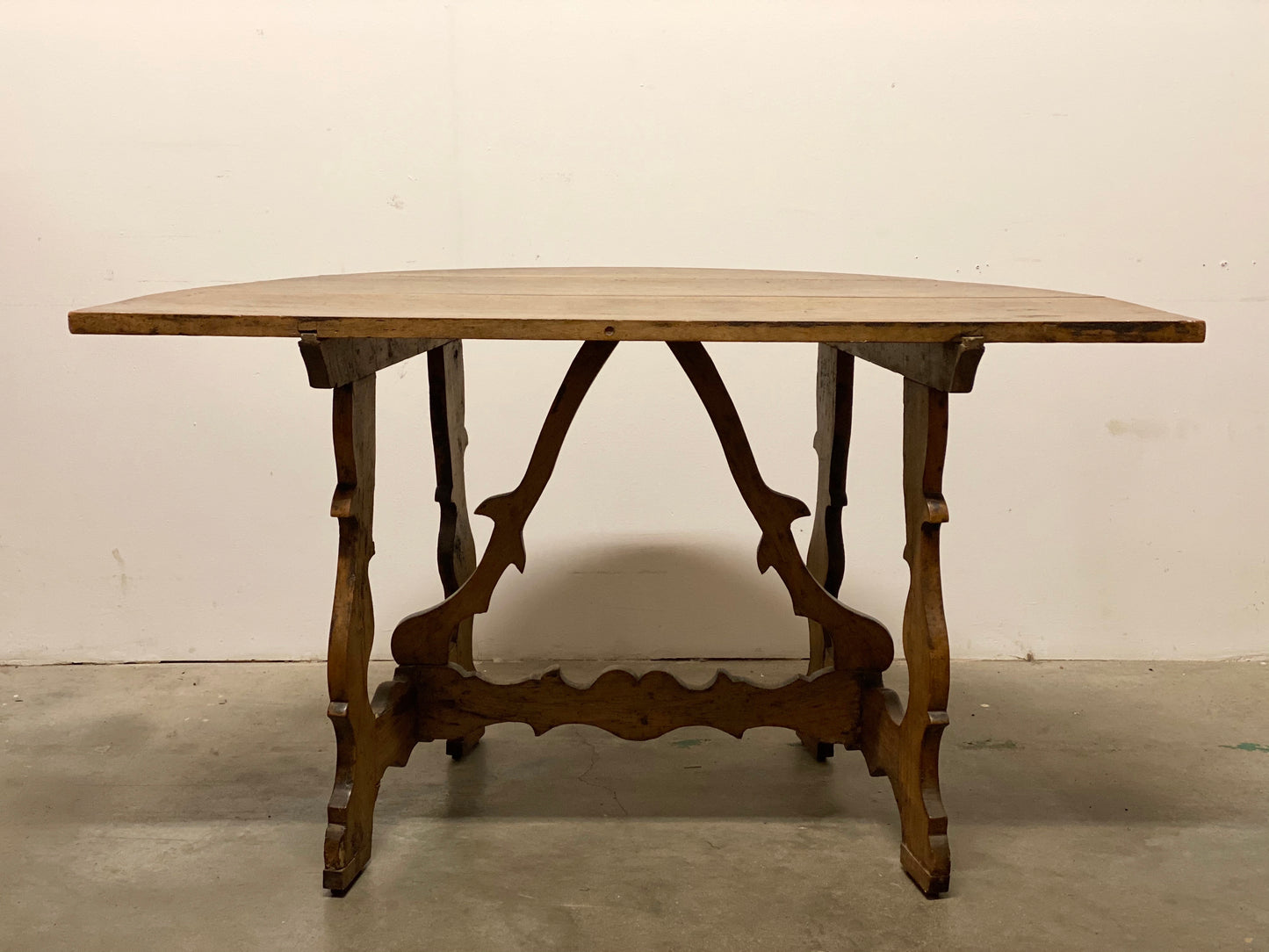 Louis XIV walnut console from Lombardy. 17th century